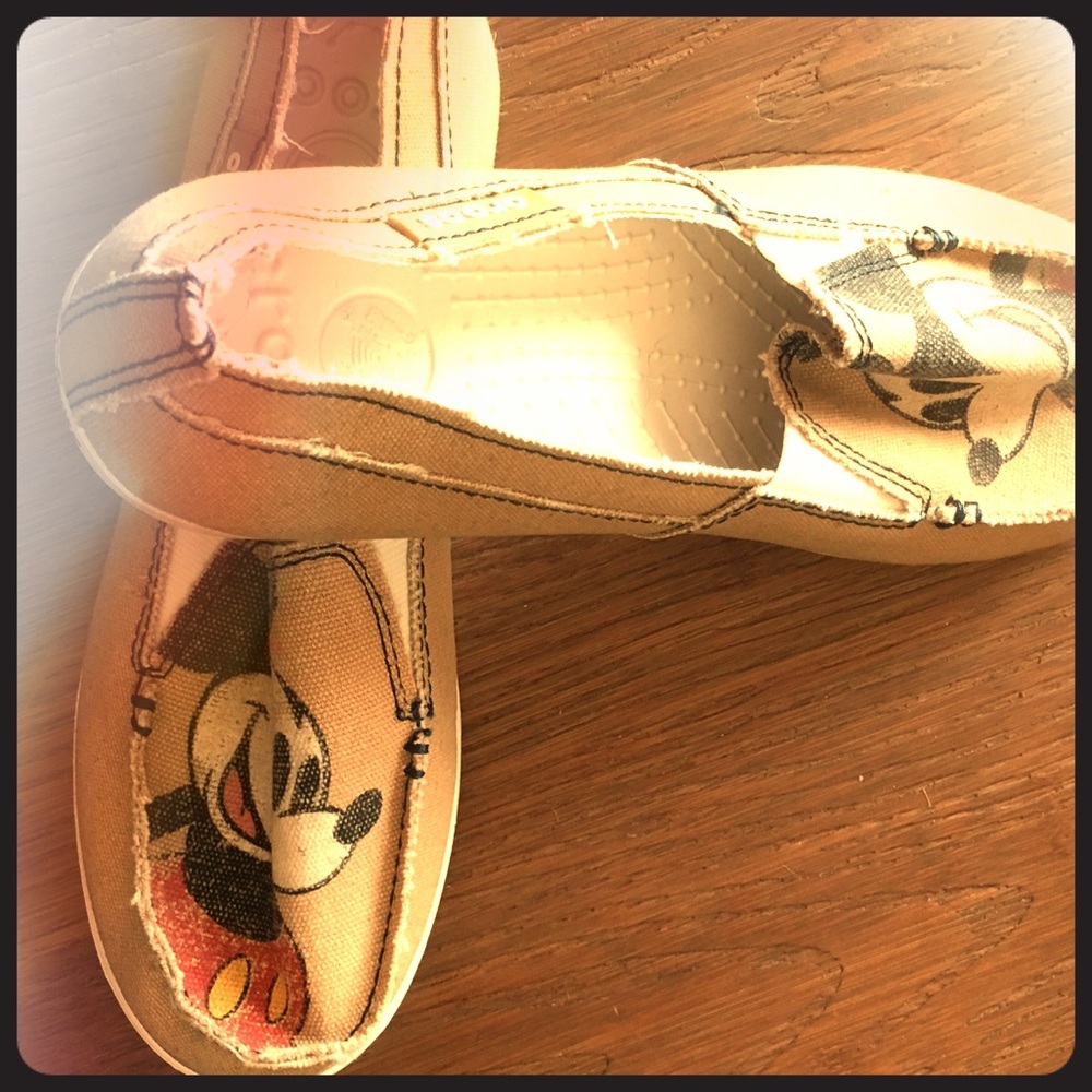 Disney Crocs Khaki Canvas nwot